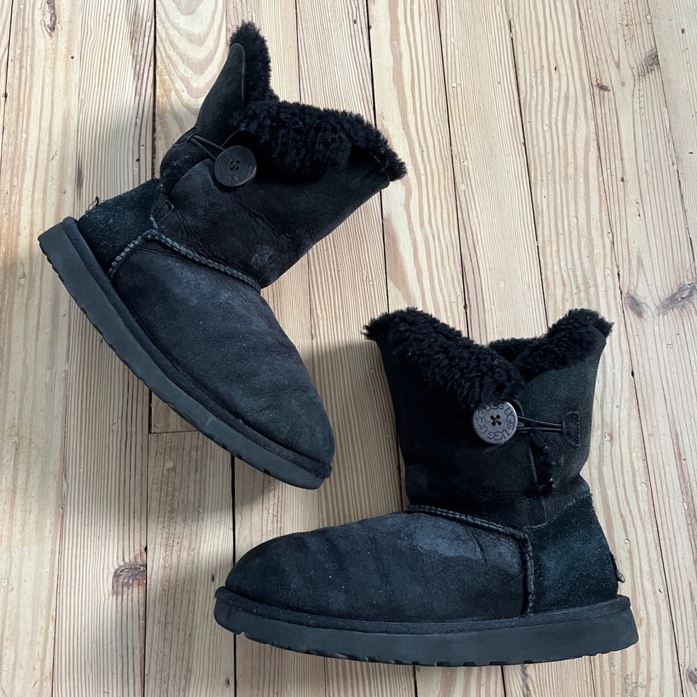 UGG Bailey Button Boots Women Size 7 Black Suede Sheepskin Mid Calf 5803 comfort - Picture 2 of 9